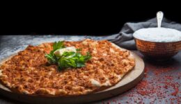 Lahmacun Nasıl Saklanır? Bozulmadan Uzun Süre Nasıl Kalır?