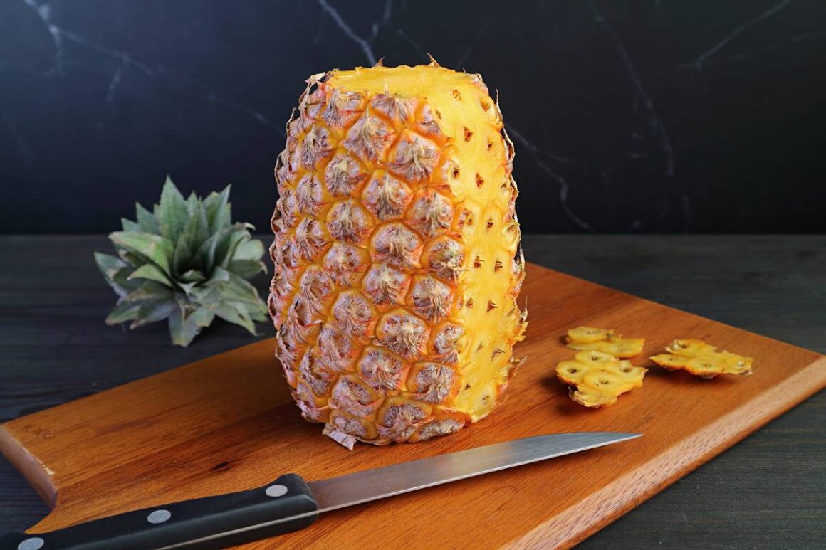 Ananas Pratik, Kolay ve Hızlı Bir Biçimde Soymanın Farklı Yolları