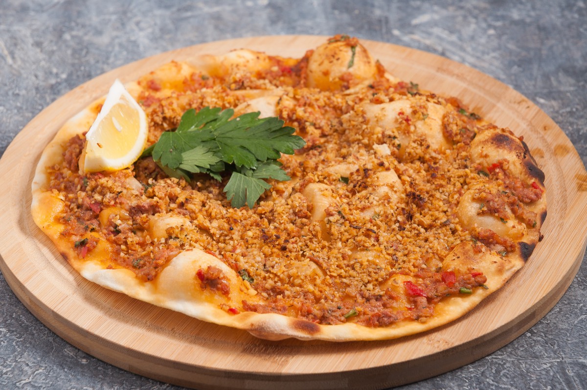 Ev Usulü Lahmacun Hamuru Nasıl Yapılır?