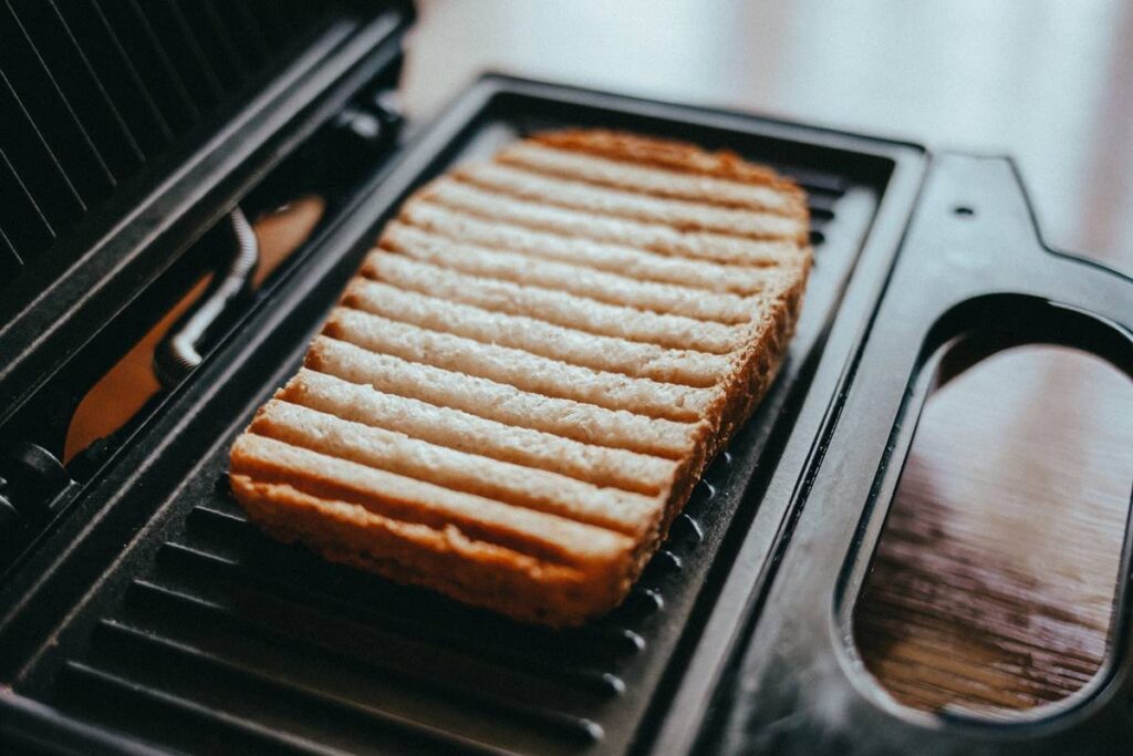 Tost Makinesi Temizleme Yöntemleri