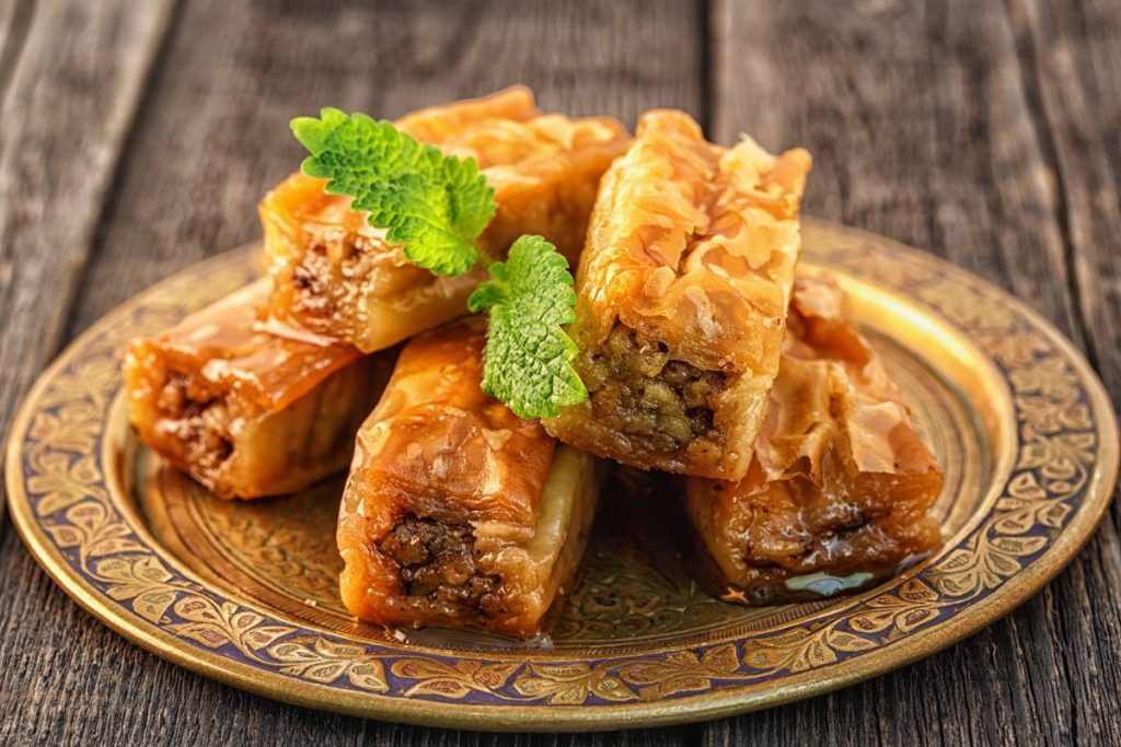 Baklava Şerbeti Nasıl Hazırlanır? Şerbet Sonradan mı Eklenir?