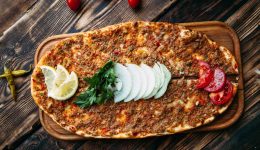 Lahmacun Hamuru Nasıl Hazırlanır? Kıvamı Nasıl Olmalı?