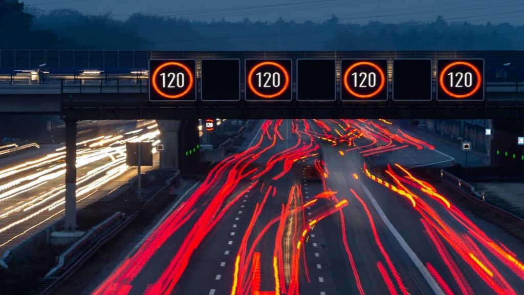 Trafik Polisleri İle Uygulanan Radar Sistemi 